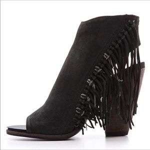 ❗️SOLD❗️Dolce Vita Noralee fringe booties